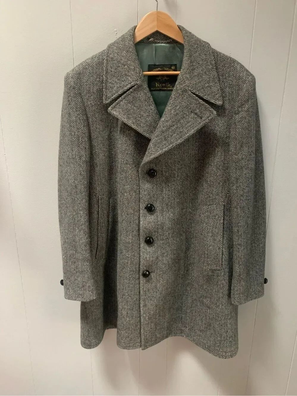 Vintage Men’s Overcoat Herringbone Gray Size 42